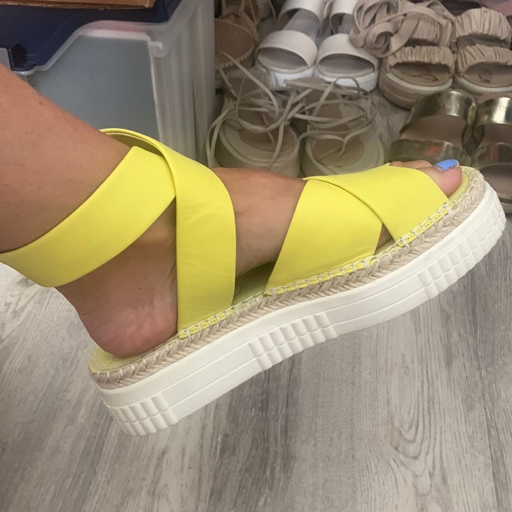 Franco sarto platforms ( Flatforms) yellow size 8.5m